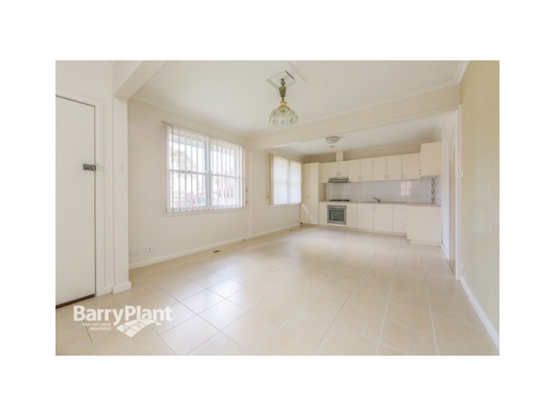 1/2 Mclean Crescent, Dandenong North VIC 3175