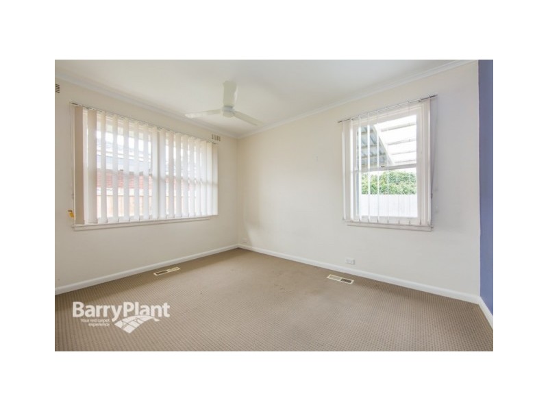 1/2 Mclean Crescent, Dandenong North VIC 3175
