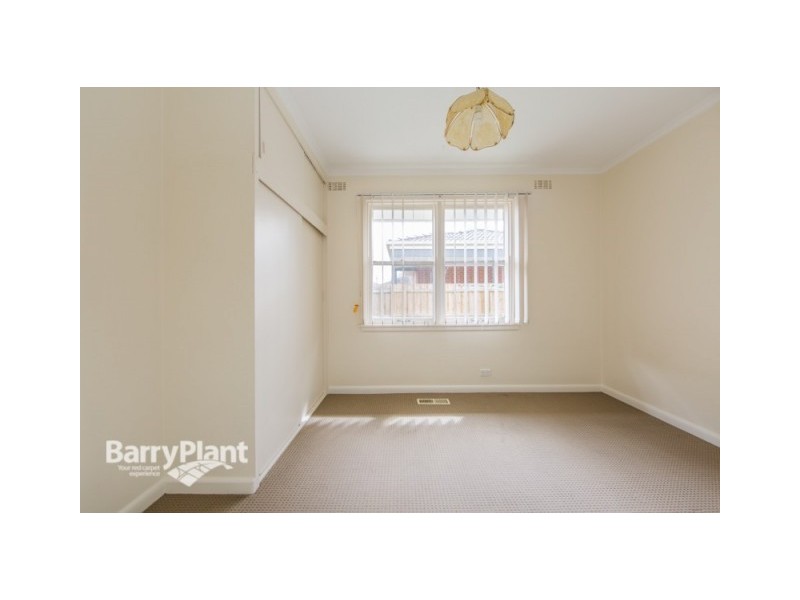 1/2 Mclean Crescent, Dandenong North VIC 3175