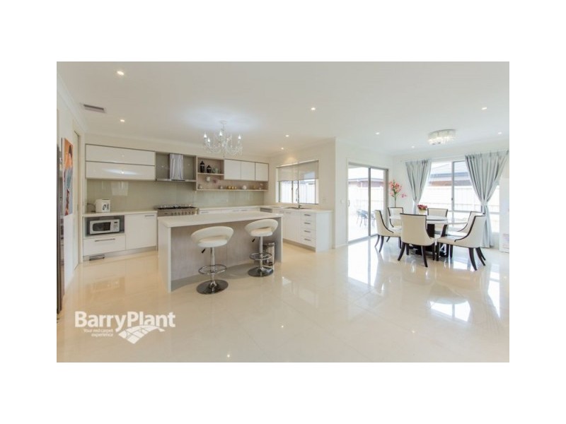 11 Lowell Drive, Keysborough VIC 3173