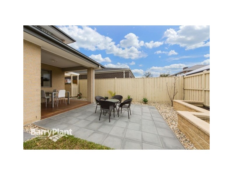 11 Lowell Drive, Keysborough VIC 3173