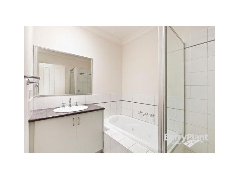 2/43 Ellt Cres, Noble Park VIC 3174