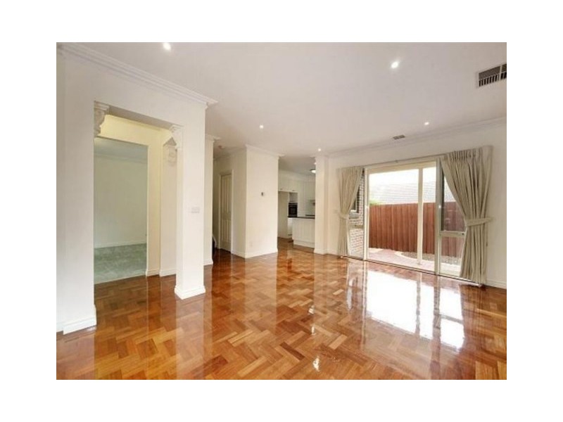 2/13 Heath Avenue, Oakleigh VIC 3166