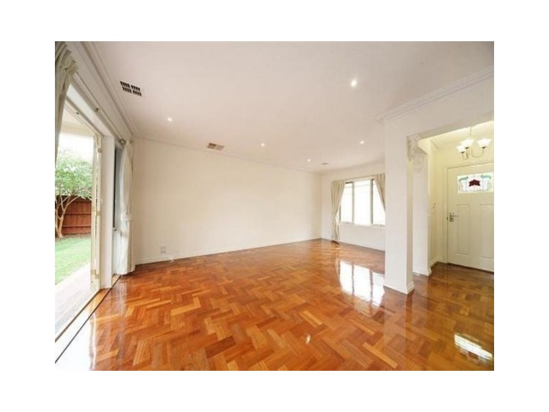 2/13 Heath Avenue, Oakleigh VIC 3166