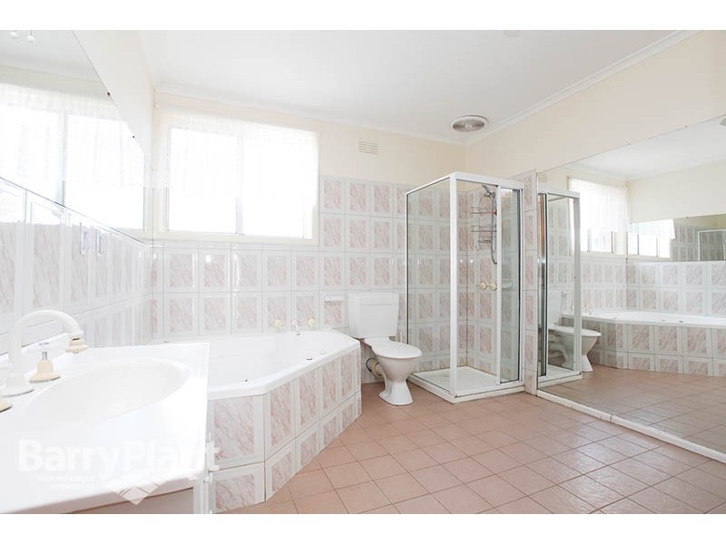 8 Hampstead Rd, Noble Park North VIC 3174