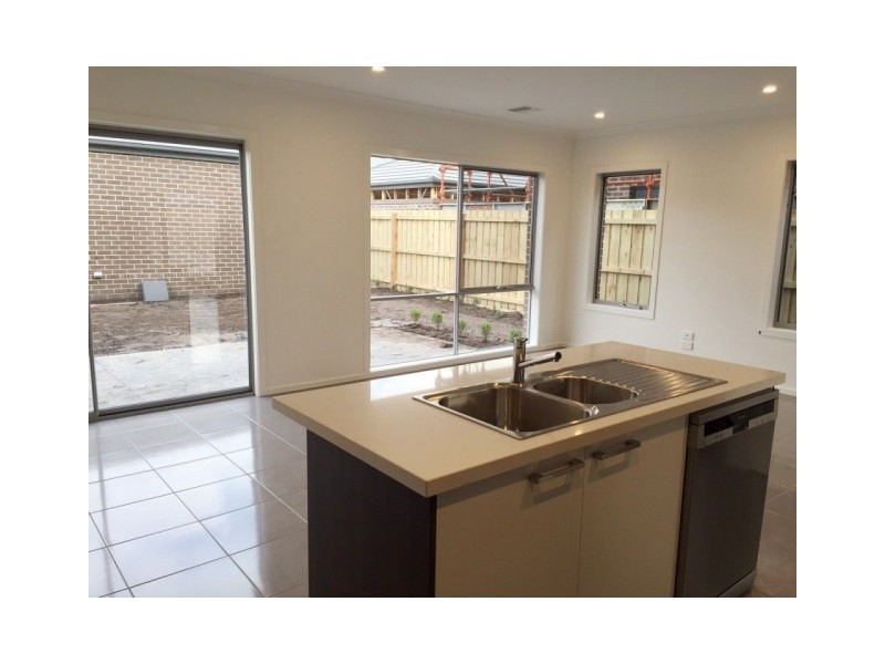 12 Minot Court, Keysborough VIC 3173