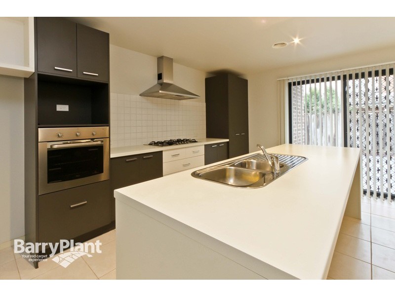 13 Ivory Cres, Springvale South VIC 3172