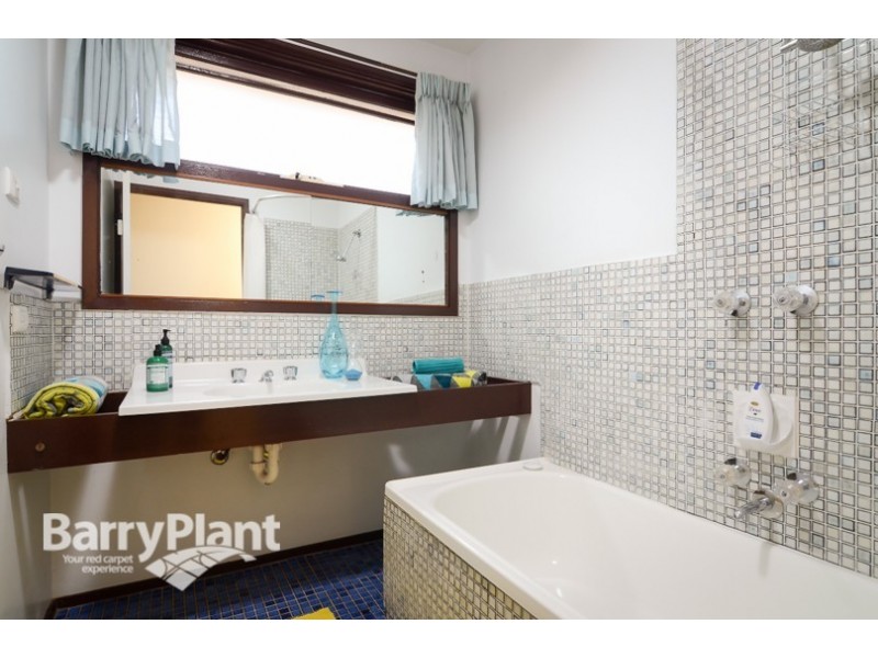 14 Inglebrae Court, Noble Park North VIC 3174