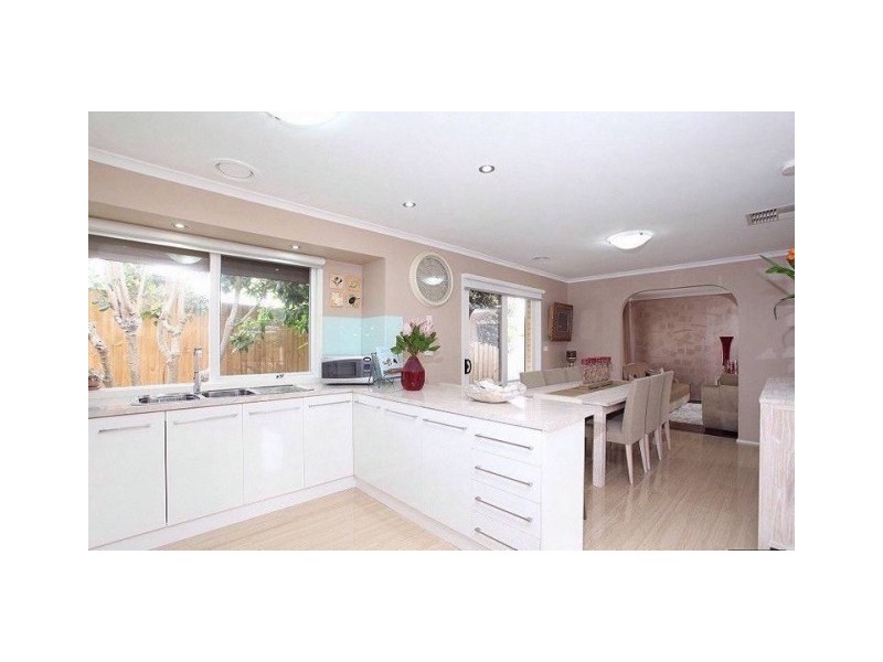 2/25 Ellt Cres, Noble Park VIC 3174