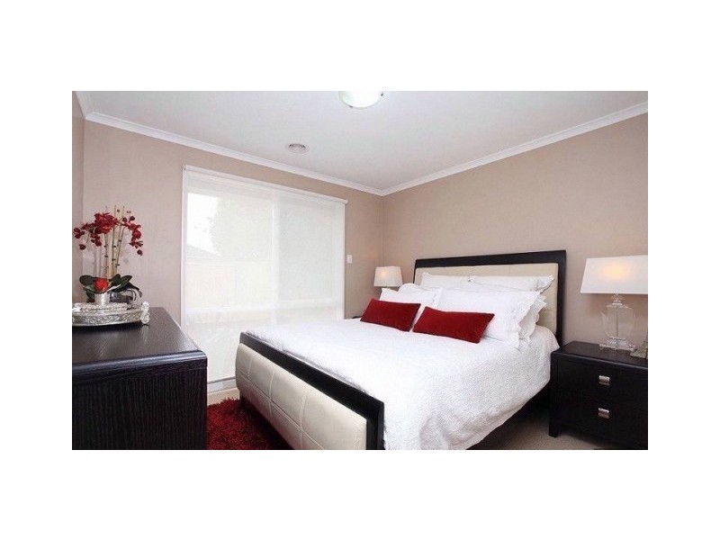 2/25 Ellt Cres, Noble Park VIC 3174