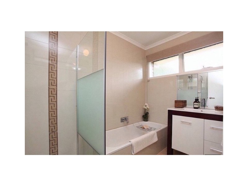 2/25 Ellt Cres, Noble Park VIC 3174