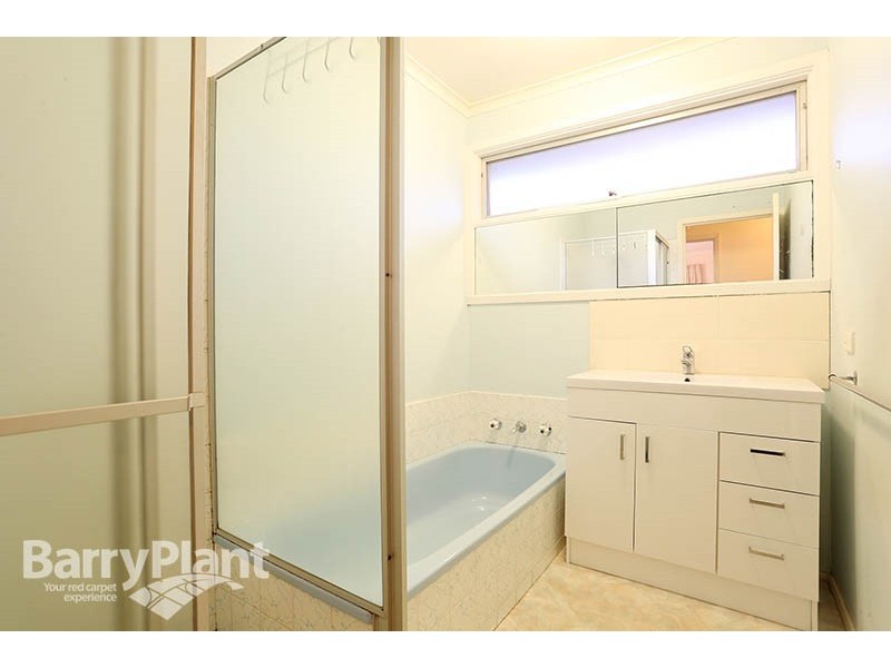 21 Jon Place, Keysborough VIC 3173