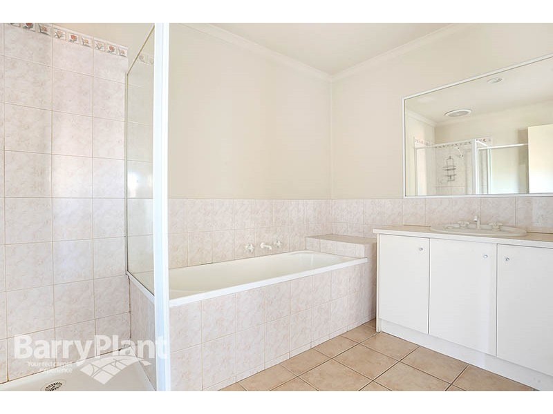 27/36-40 Hennessy Way, Dandenong North VIC 3175