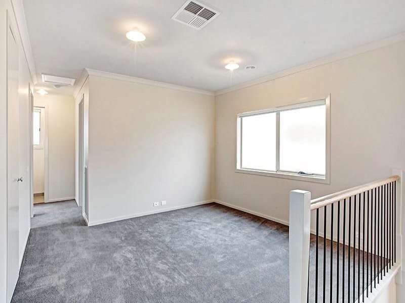 8 Fairlight Avenue, Keysborough VIC 3173