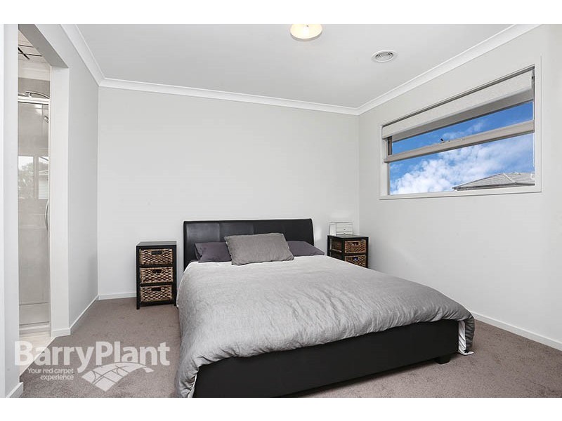 39 Red Brush Drive, Keysborough VIC 3173