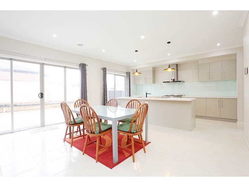 61 Elmswood Boulevard, Keysborough VIC 3173