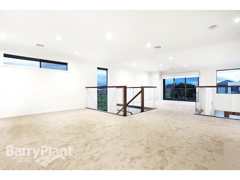 27 Trebilco Avenue, Keysborough VIC 3173