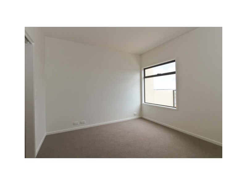 22/3 Close Ave, Dandenong VIC 3175