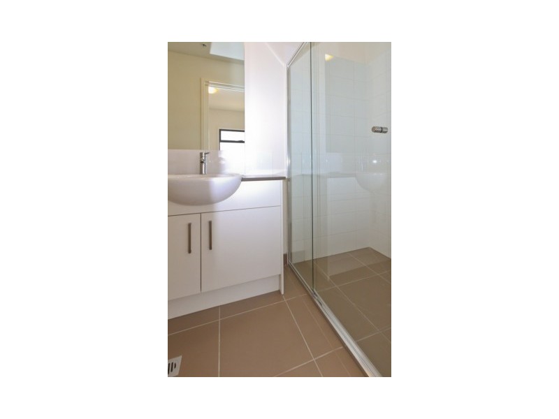 22/3 Close Ave, Dandenong VIC 3175