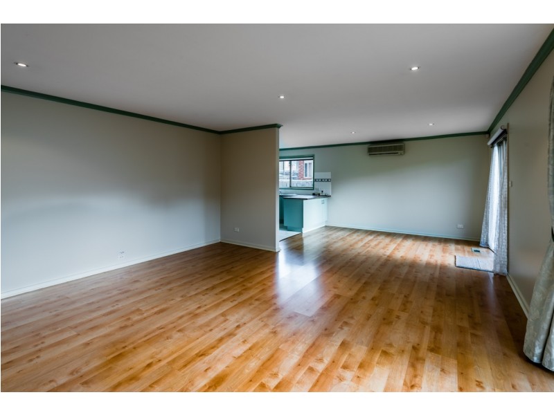 9 Carmel Avenue, Ferntree Gully VIC 3156