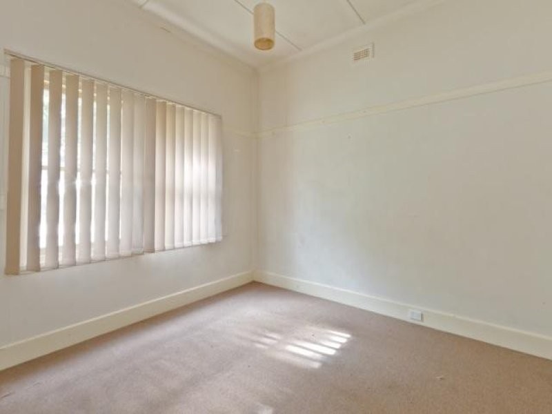 5 Wilma Avenue, Dandenong VIC 3175