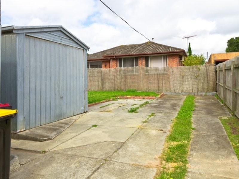 5 Wilma Avenue, Dandenong VIC 3175