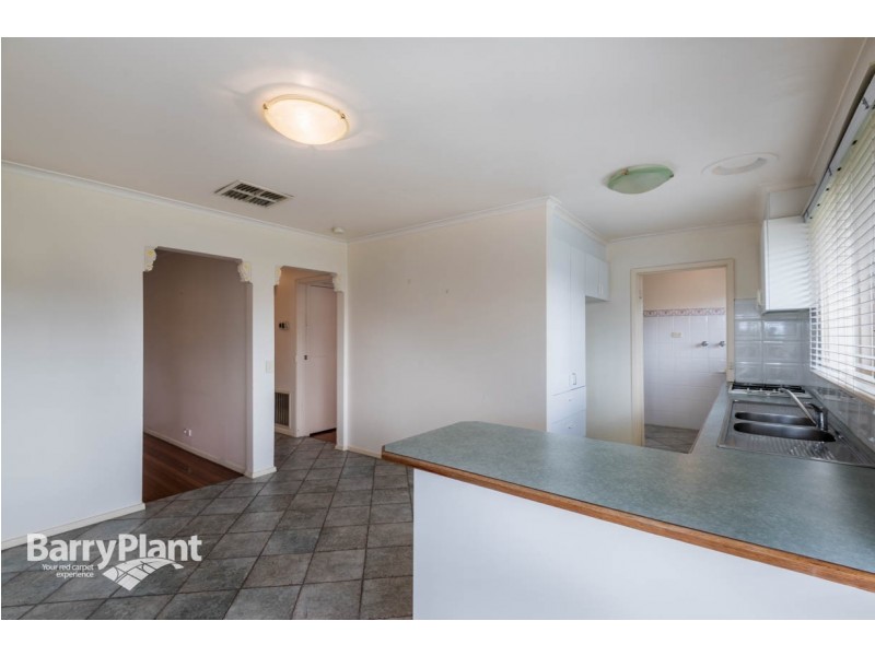 9 Balgowlah Ave, Keysborough VIC 3173