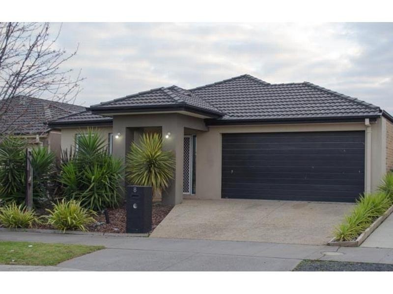 8 Platt Close, Pakenham VIC 3810
