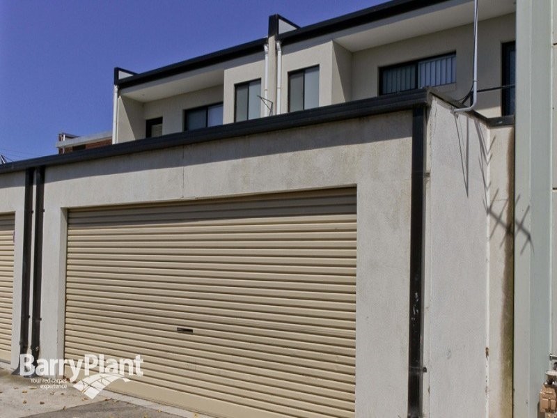 1/7 Dunearn Road, Dandenong North VIC 3175