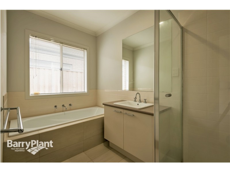 11 Glenfern Street, Keysborough VIC 3173