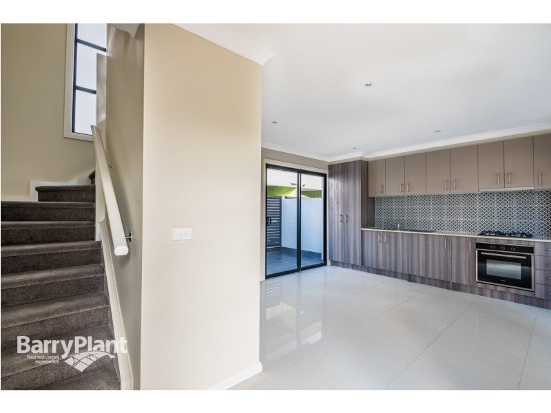 8/7 McFarlane Crescent, Dandenong VIC 3175