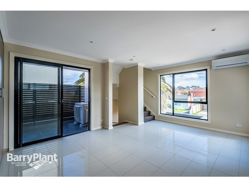 10/7 McFarlane Street, Dandenong VIC 3175