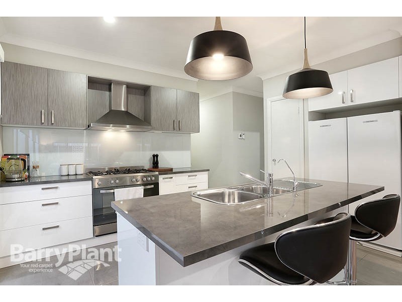 8 Tulip Way, Keysborough VIC 3173