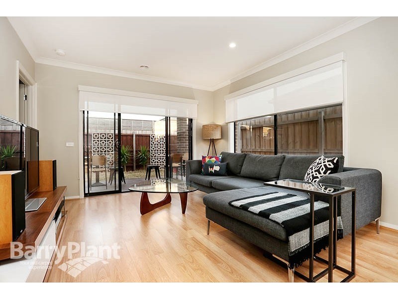 8 Tulip Way, Keysborough VIC 3173