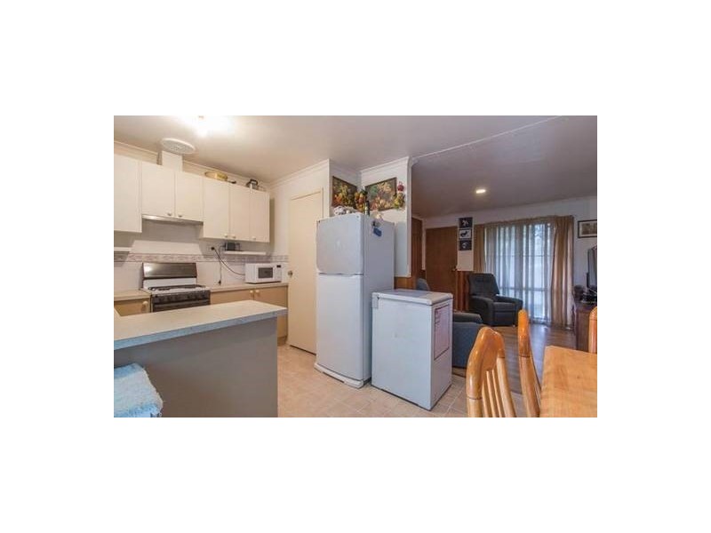 3 Crystal Gardens, Cranbourne West VIC 3977