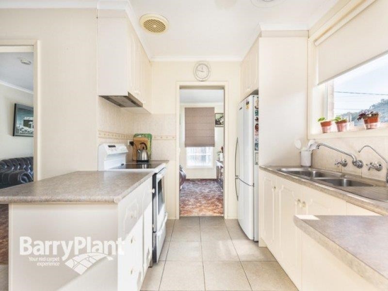 49 Kingsclere Avenue, Keysborough VIC 3173