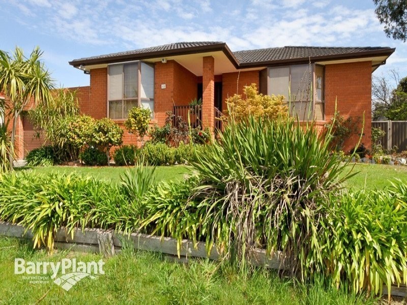 13 Hinrichsen Drive, Hallam VIC 3803