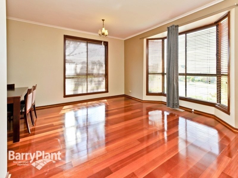 13 Hinrichsen Drive, Hallam VIC 3803