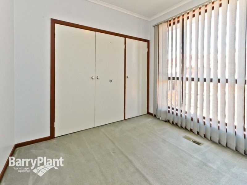 13 Hinrichsen Drive, Hallam VIC 3803