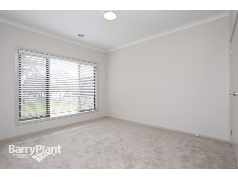 216 Clarendon Drive, Keysborough VIC 3173