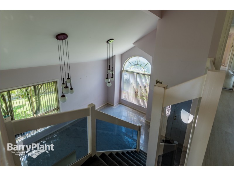 8 Suerulla Court, Rowville VIC 3178