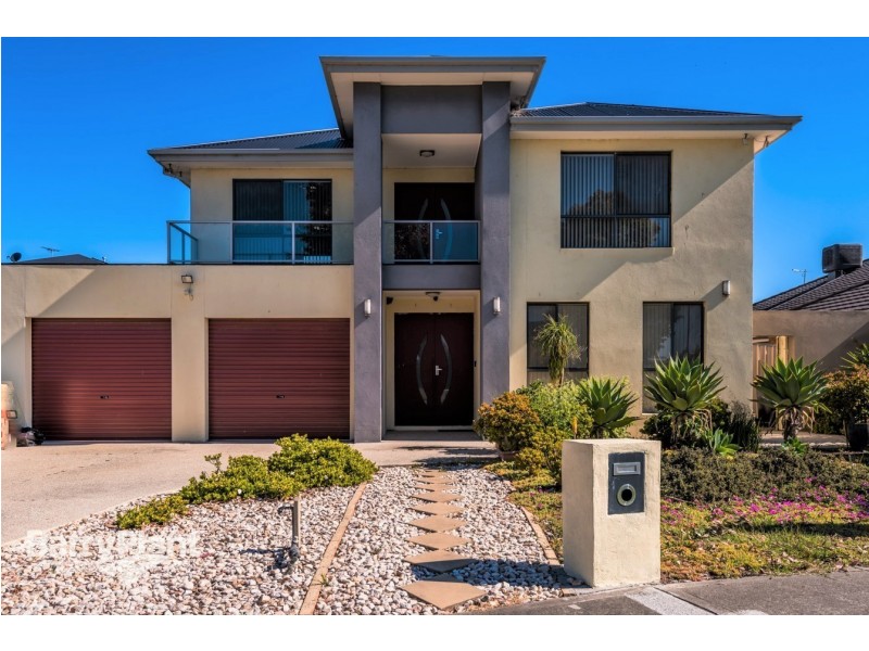 8 Island Point Avenue, Waterways VIC 3195