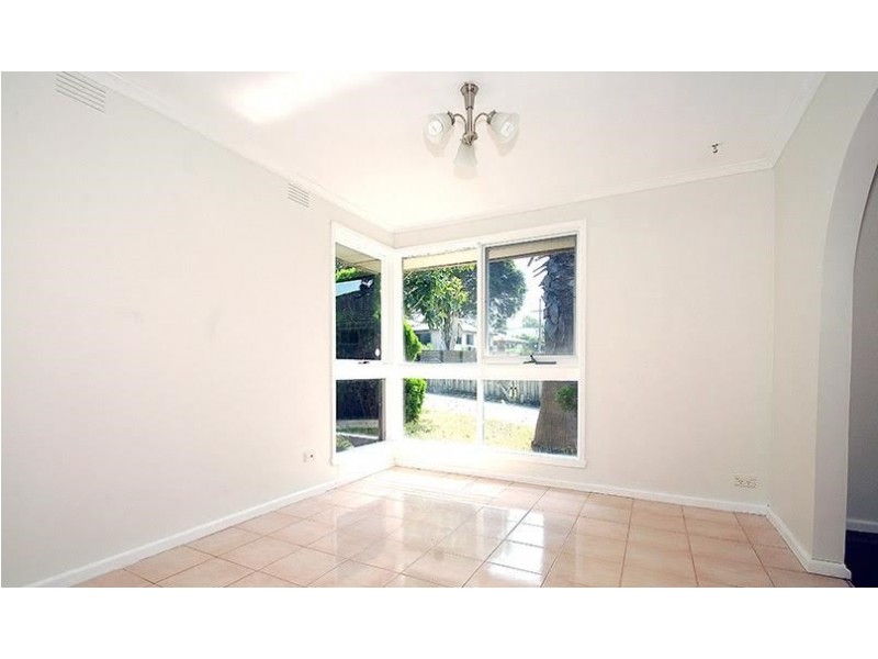 15 Lawrence Crescent, Noble Park North VIC 3174