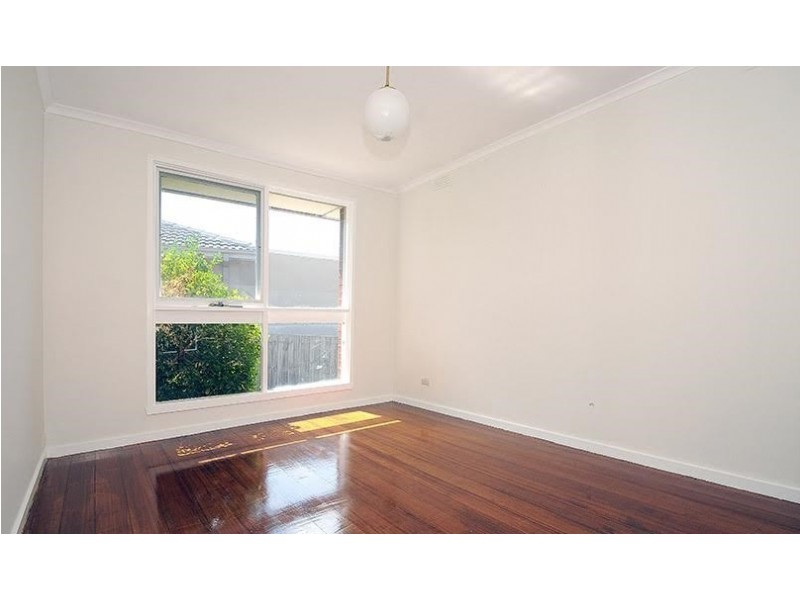 15 Lawrence Crescent, Noble Park North VIC 3174