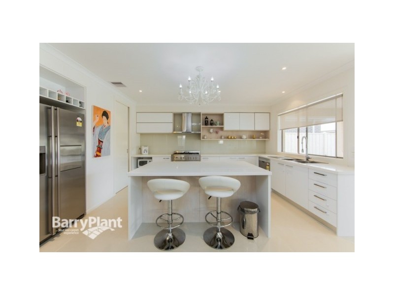 11 Lowell Drive, Keysborough VIC 3173