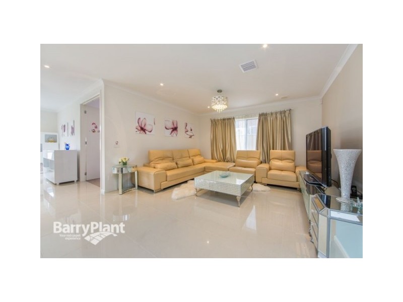 11 Lowell Drive, Keysborough VIC 3173