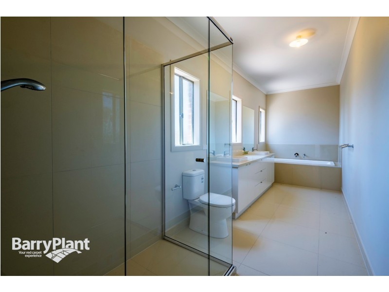 200 Clarendon Drive, Keysborough VIC 3173