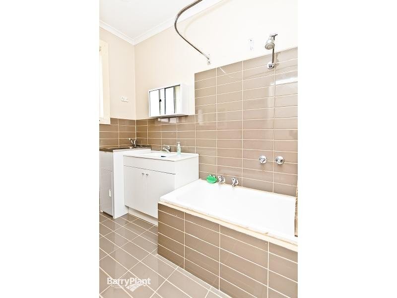 2/1475 Heatherton Road, Dandenong North VIC 3175