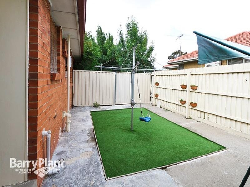 2/1475 Heatherton Road, Dandenong North VIC 3175