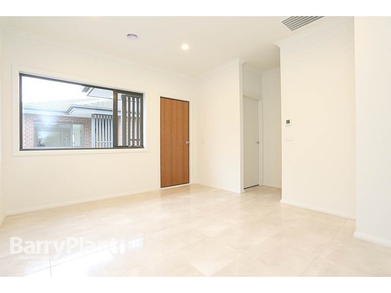 4/24-26 Whitworth Avenue, Springvale VIC 3171